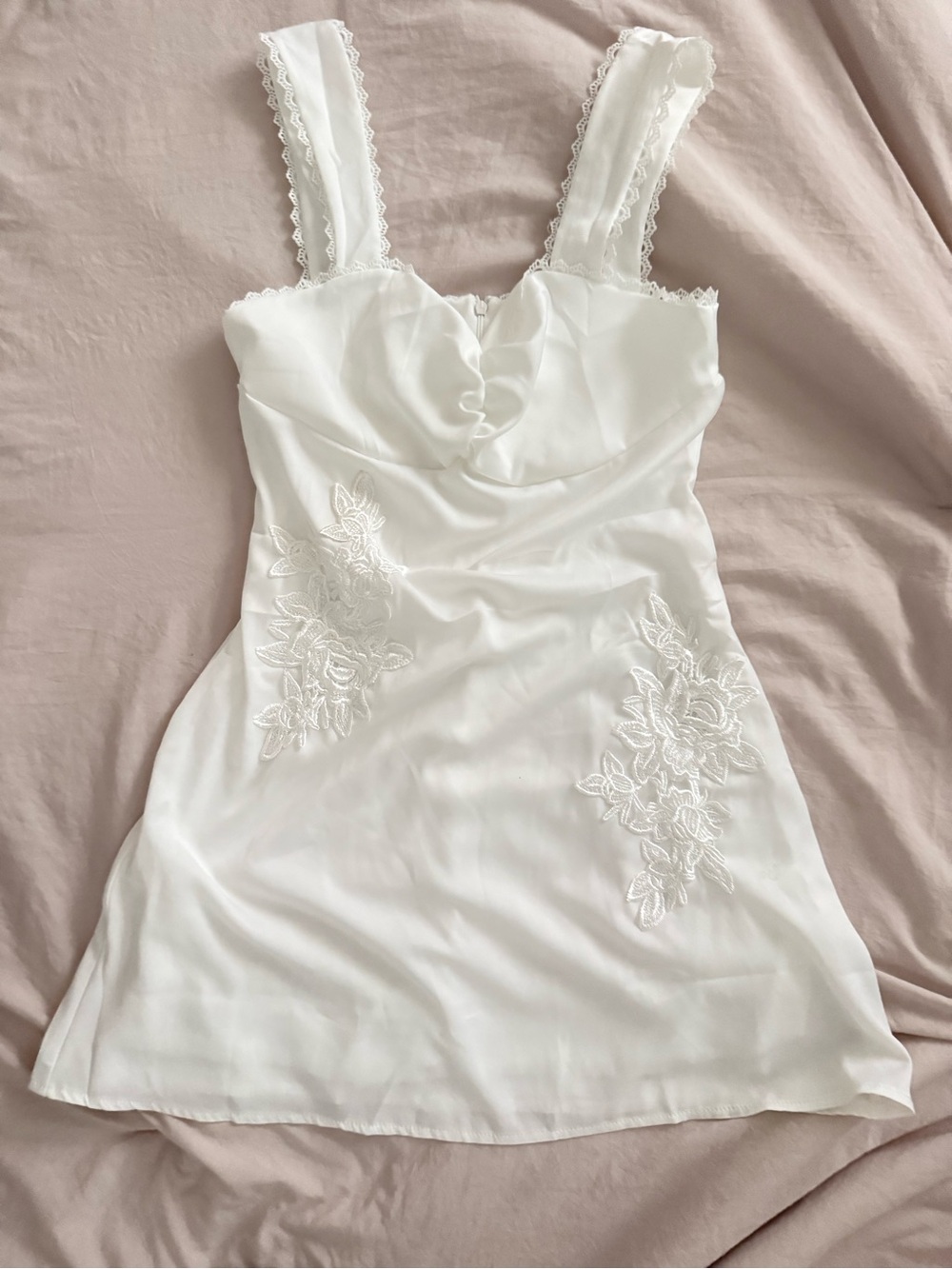 Summer White Mini Dress with Lace Appliqué
